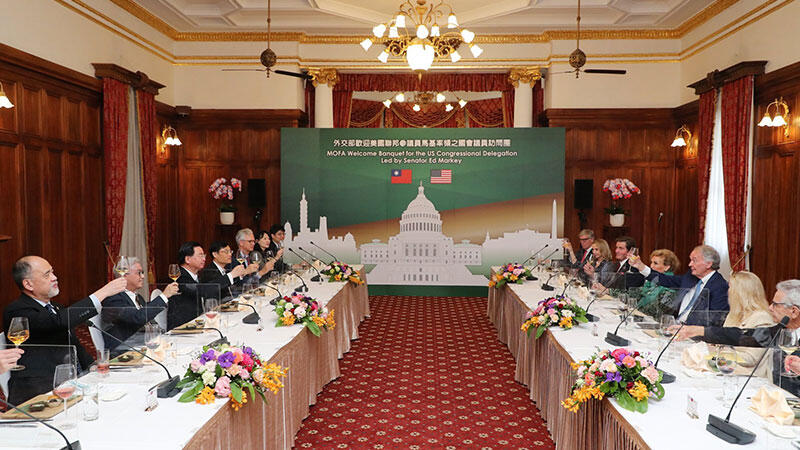 ABD heyeti, Tayvan Dışişleri Bakanı Wu ile bir araya geldi