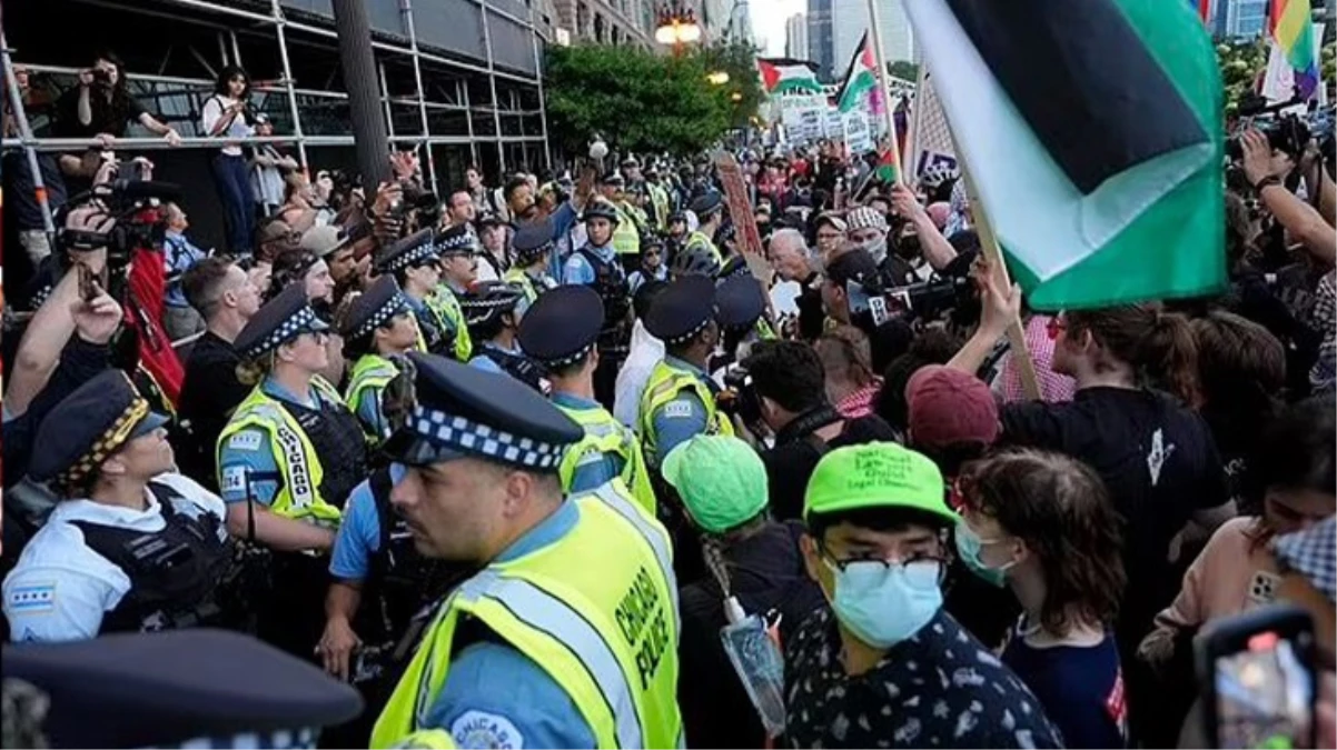 ABD'de İsrail konsolosluğu önünde göstericilere polis müdahalesi - GÜNDEM - Ulusal ve Yerel Medyanın Gücü