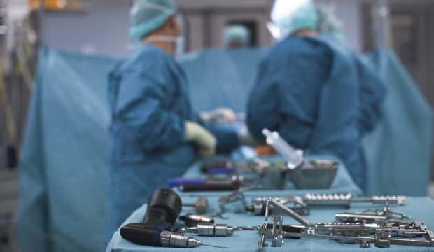 Avusturya'da doktorlar, yaşlı adamın yanlış bacağını kesti