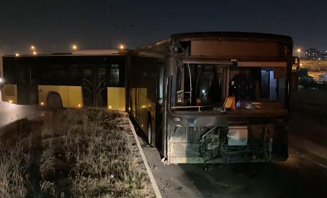 Başakşehir'de İETT otobüsü refüje çıktı 
