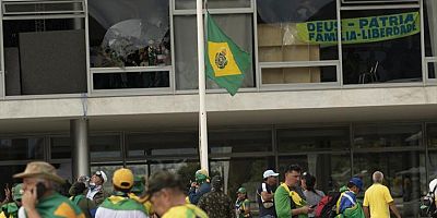 Brezilya'da gözaltına alınan Bolsonarocu sayısı bin 800'ü aştı