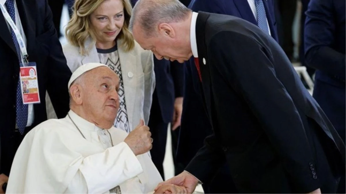 Cumhurbaşkanı Erdoğan, G7 Zirvesi'nde Papa Franciscus sohbet etti - GÜNDEM - Ulusal ve Yerel Medyanın Gücü
