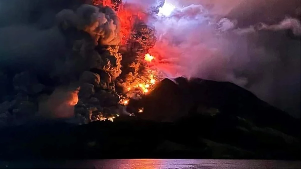 Endonezya'daki Ruang Yanardağı'nda patlama - DÜNYA - Ulusal ve Yerel Medyanın Gücü