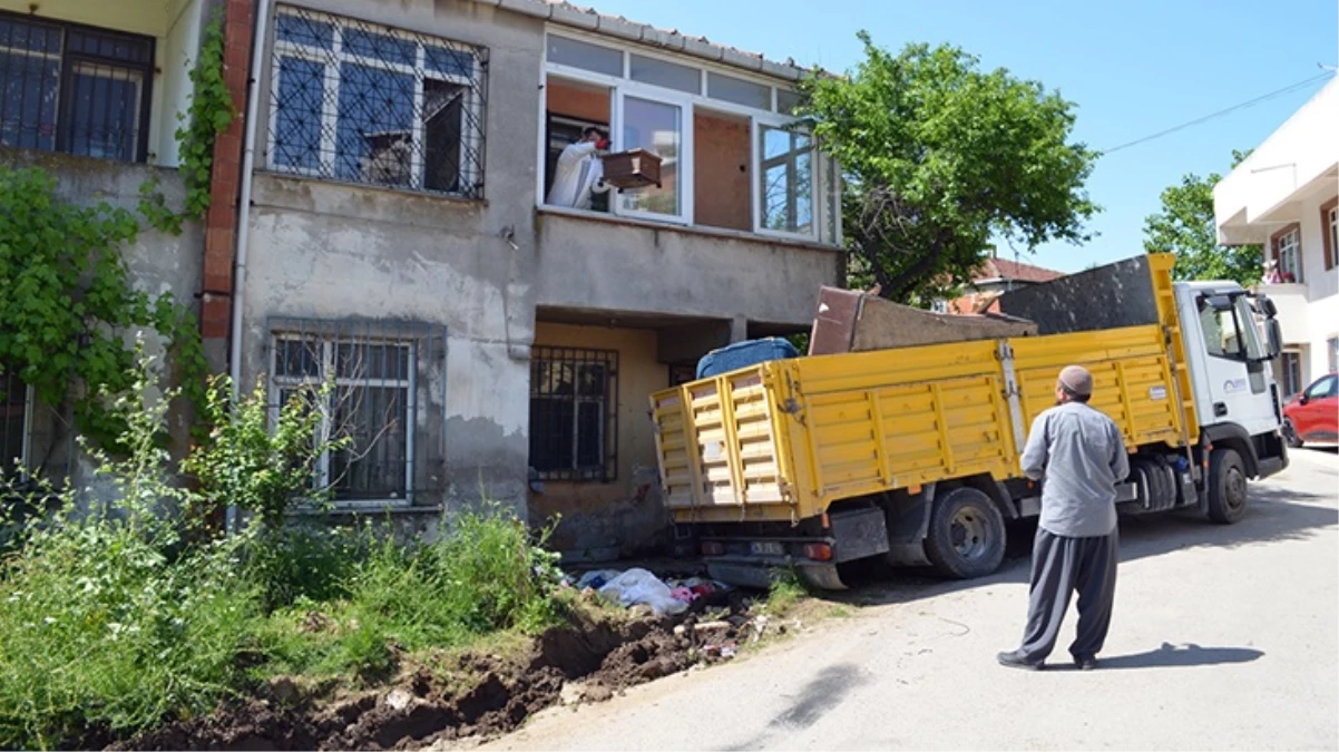 Gebze'de bir evden 10 kamyon çöp çıkarıldı - GÜNDEM - Ulusal ve Yerel Medyanın Gücü