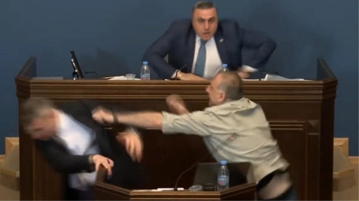 Gürcistan parlamentosunda yumruk yumruğa kavga - GÜNDEM - Ulusal ve Yerel Medyanın Gücü