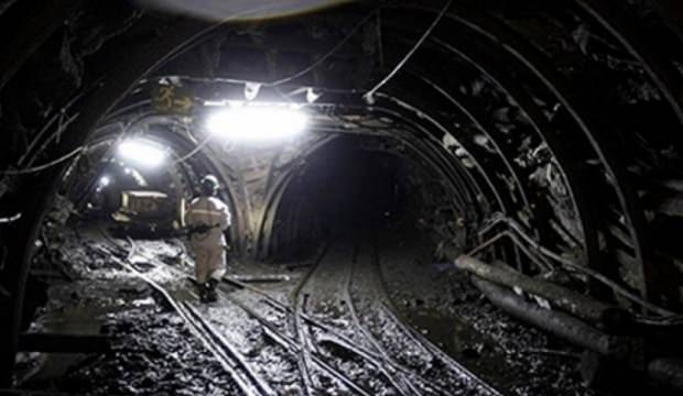 İran'da maden ocağı çöktü