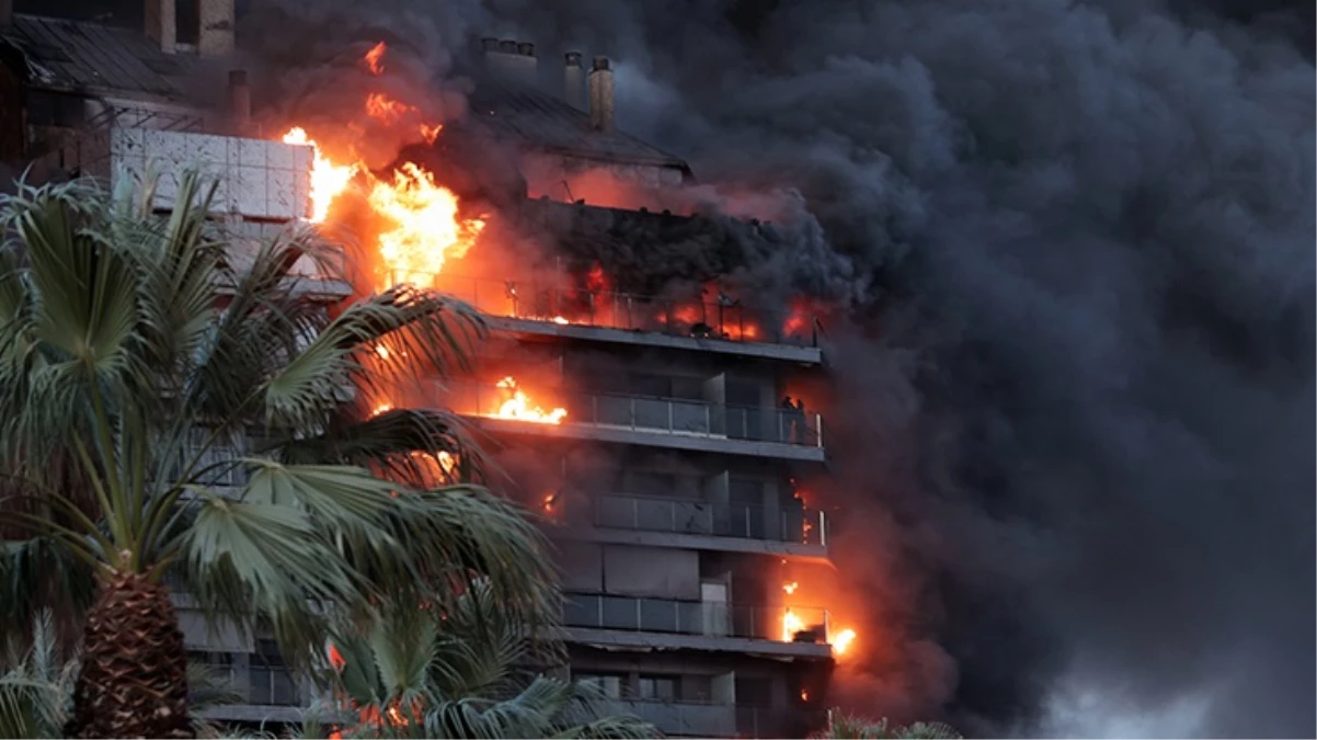 İspanya'da apartman yangınında can kaybı 10'a çıktı - DÜNYA - Ulusal ve Yerel Medyanın Gücü