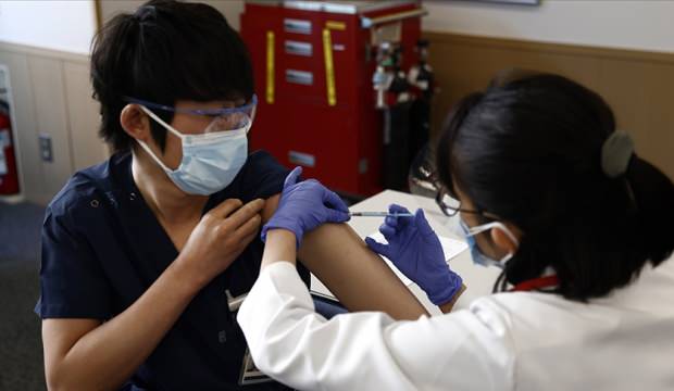 Japonya'da eczacılara Kovid-19 aşısı yapma izni verilebilir