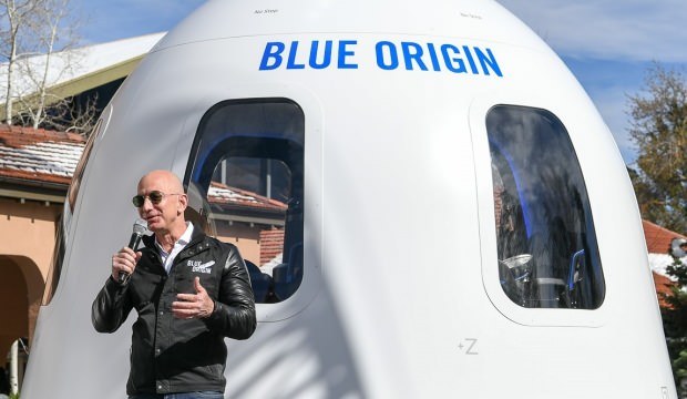 Jeff Bezos uzay biletini açık artırmaya çıkarıyor