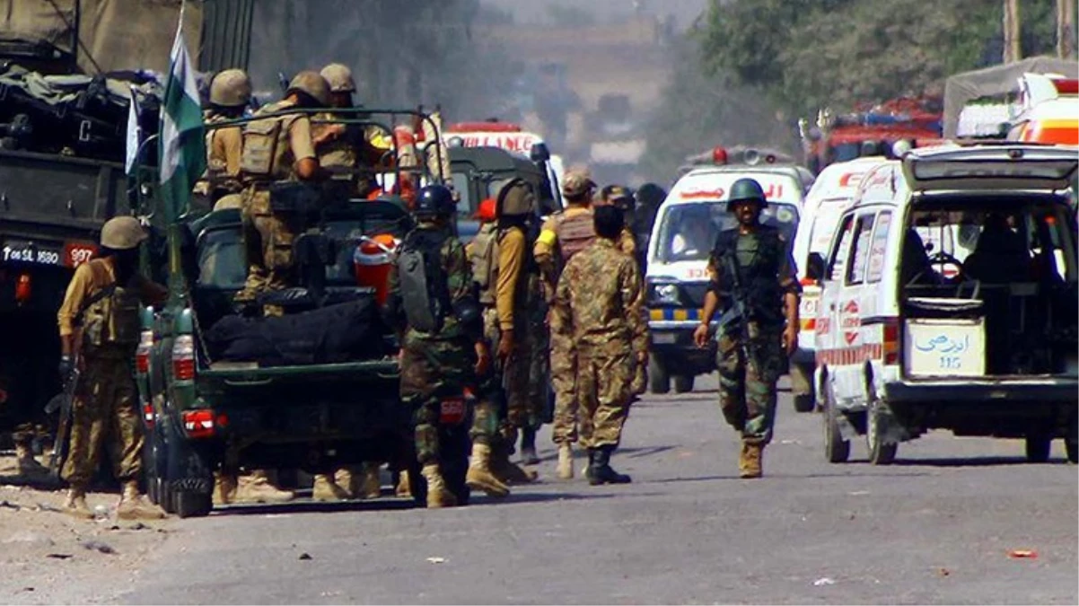 Pakistan'da yol kenarında bombalı saldırı: 7 asker hayatını kaybetti - DÜNYA - Ulusal ve Yerel Medyanın Gücü