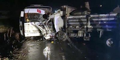 Tekirdağ'da işçi servisi ile kamyonet çarpıştı: 1 ölü, çok sayıda yaralı