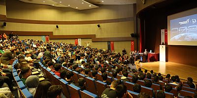 TUSAŞ Yönetim Kurulu Başkanı Düzce Üniversitesi Öğrencileriyle Bir Araya Geldi